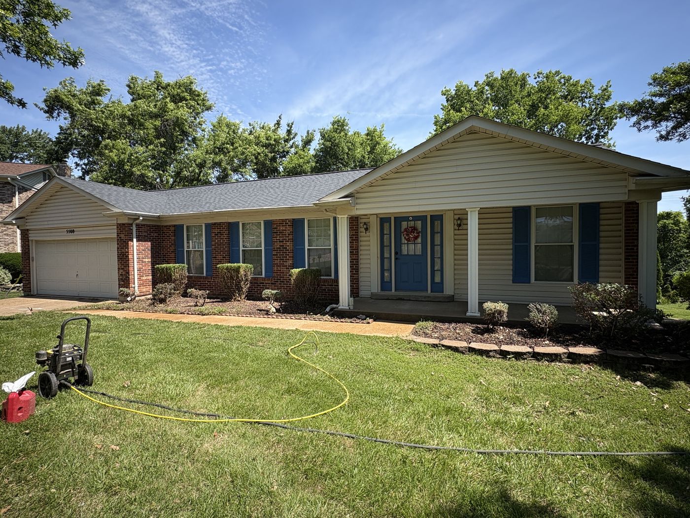 Driveway and walkway after professional cleaning, Jefferson County Missouri